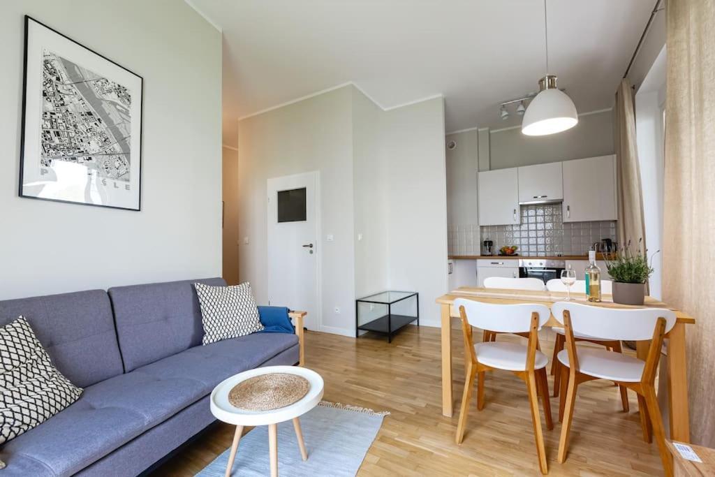 Bright And Cozy Apartment Near Park, With A Huge Terrace. 바르샤바 외부 사진