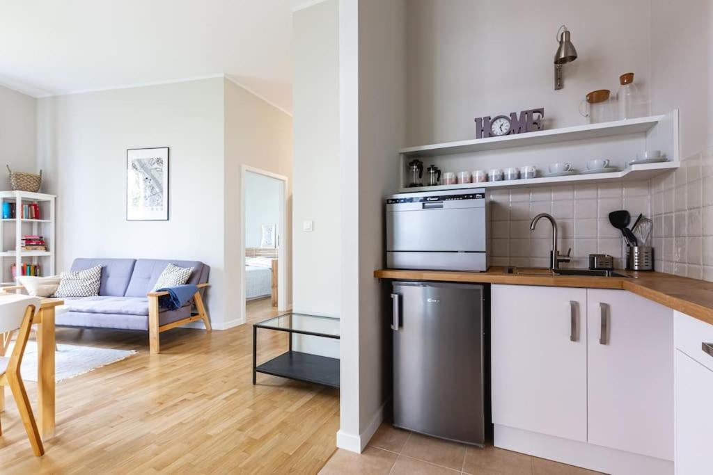 Bright And Cozy Apartment Near Park, With A Huge Terrace. 바르샤바 외부 사진