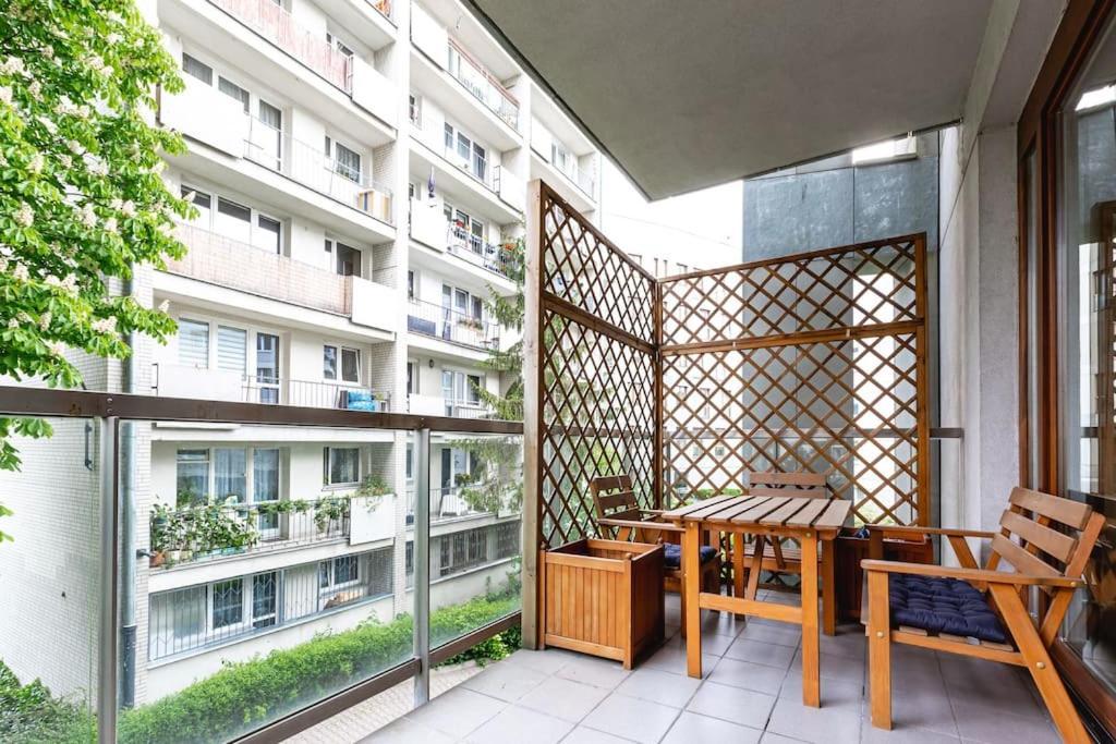 Bright And Cozy Apartment Near Park, With A Huge Terrace. 바르샤바 외부 사진